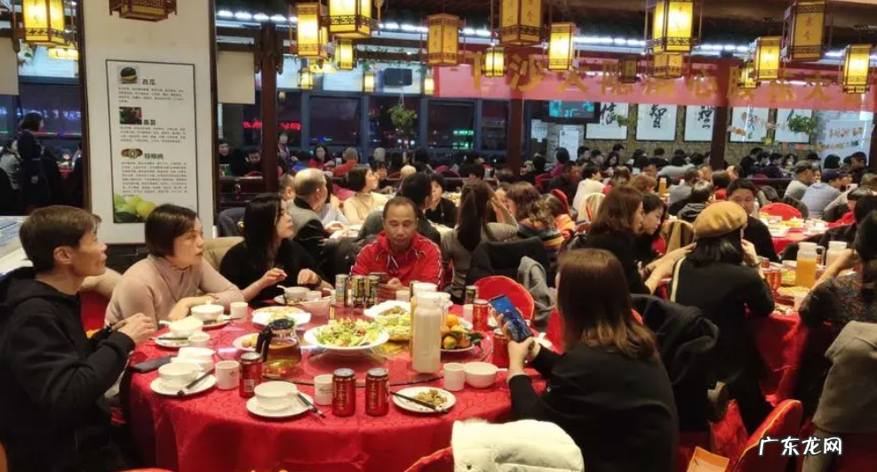 重庆老板开饭馆，利用“合伙模式”，一年盈利186万