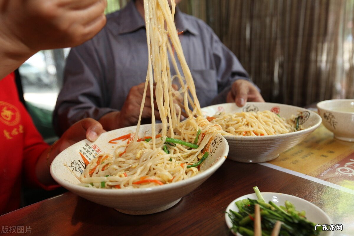 江苏女人开面馆,利用人性贪婪,一年盈利88万