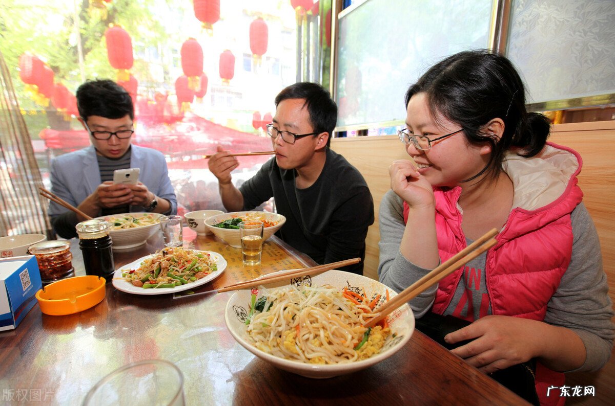 江苏女人开面馆,利用人性贪婪,一年盈利88万