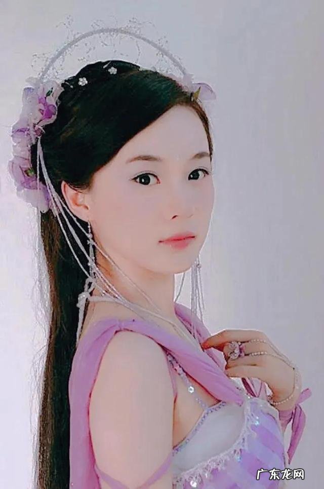 2022最火短烫发 2022年流行发型短发