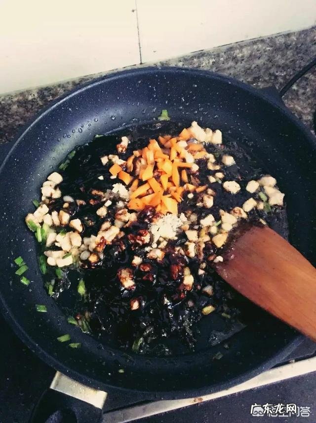 韩国炸酱面的酱料如何制作?