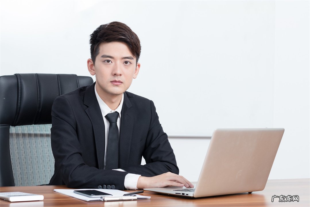 如何快速得到领导的信任?牢记这几点,让领导对你刮目相看