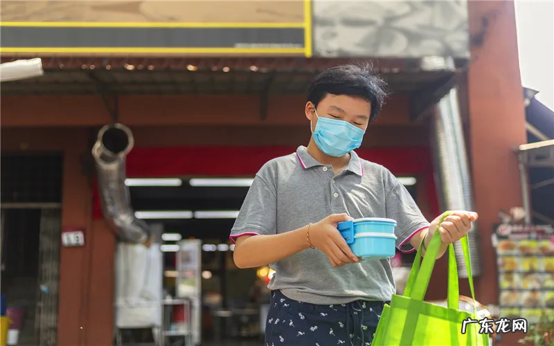 一个40多岁的人,失业2年多了也找不到工作,应该怎么办?