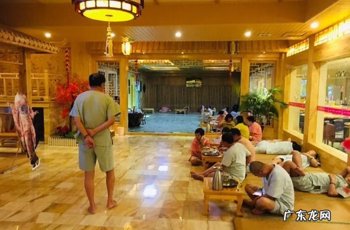 疫情当前,北方的洗浴中心依然人满为患,人们真的是去洗澡吗?