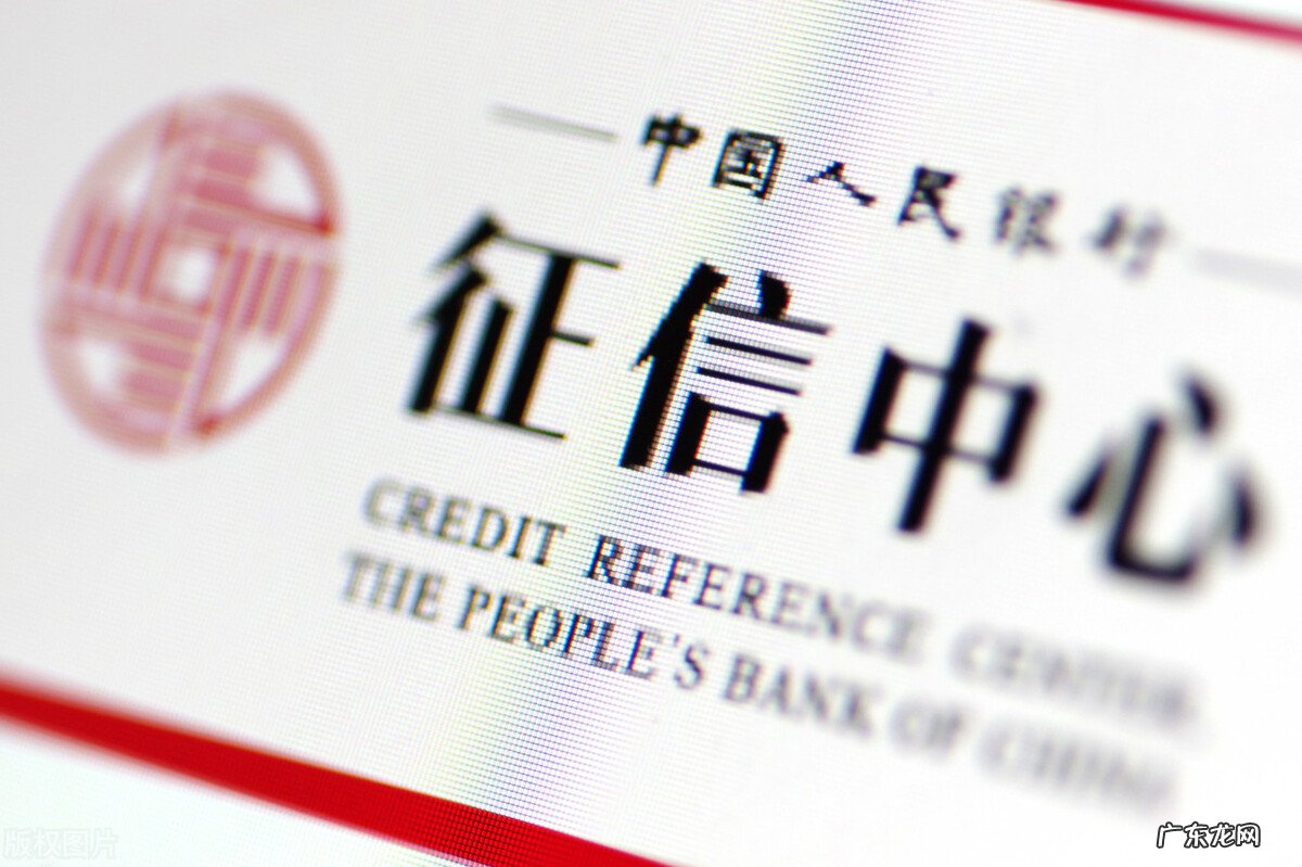 “老两口挨个银行找已故独子存款”让网友破防,为何不能统一查询