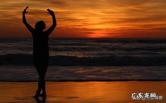 越来越多的人喜欢独处，不交朋友不联系别人，是有病吗？