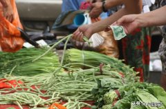 物价上涨的真实原因是什么？跟房价有关系？普通人应该如何应对？