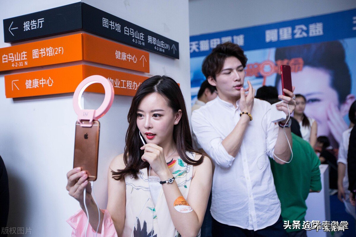 李佳琦带货100亿的背后，却是三喜三忧！商家们：我们太难了