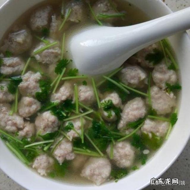 冰箱里剩了几块鸡脯肉怎样做成小孩爱吃的美食?