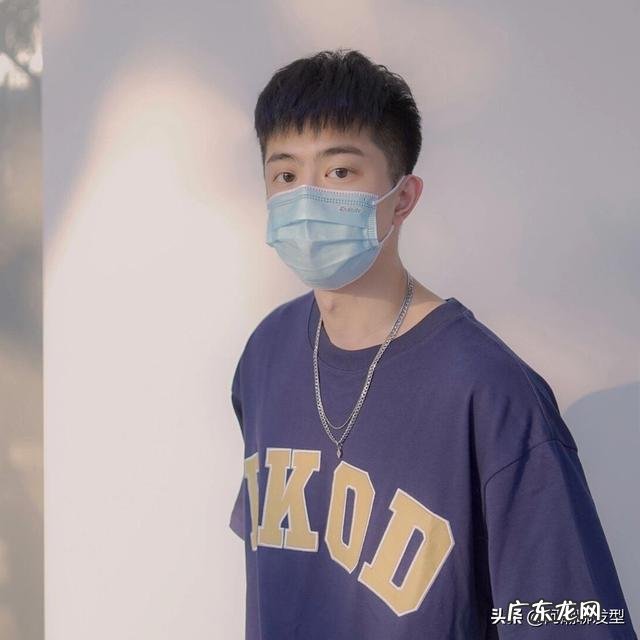 蓬松凌乱微烫发型男 2022年最新潮蓬松男生微烫发型