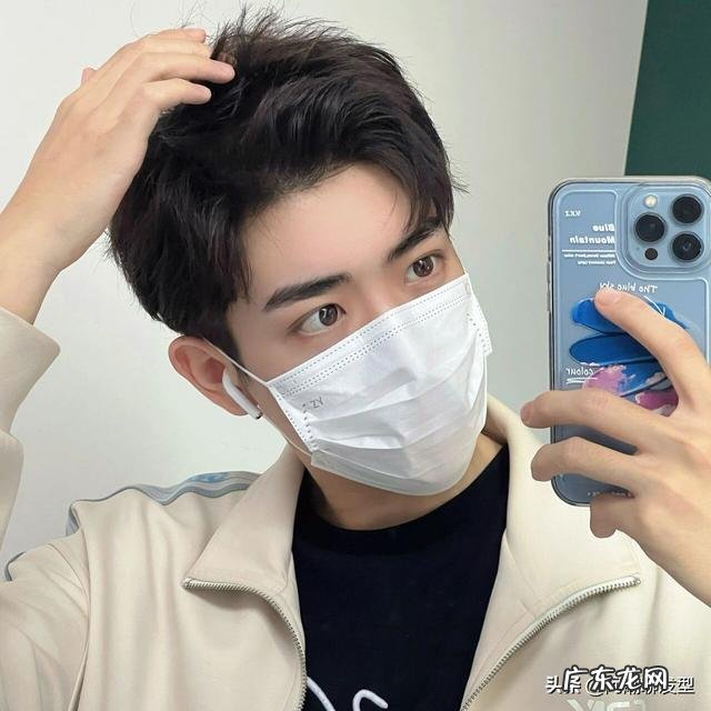 蓬松凌乱微烫发型男 2022年最新潮蓬松男生微烫发型