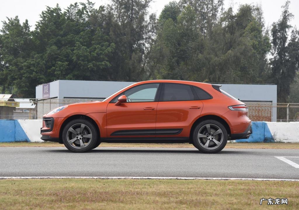 试驾AITO问界M5,除了鸿蒙座舱,底盘可细品