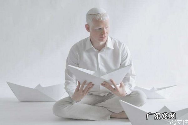 白化病是怎么引起的呢 如果预防白化病呢