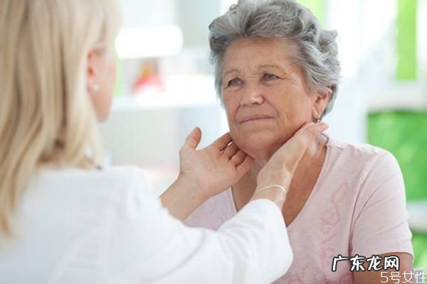 为什么久坐脖子会疼呢 造成脖子疼的原因有什么呢