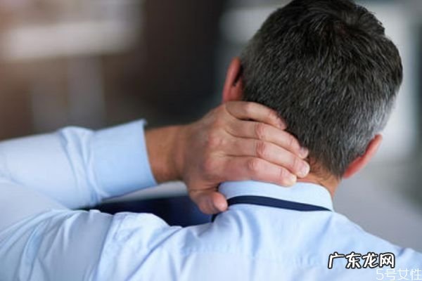 为什么久坐脖子会疼呢 造成脖子疼的原因有什么呢