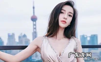 如何评价央视乒乓球解说员杨颖?