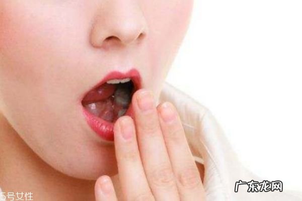女人口臭是什么原因 女人口臭这样做