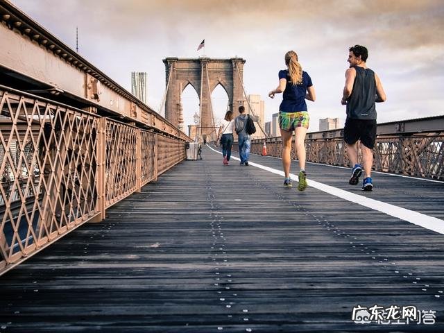 跑步每次10公里跑一天歇一天好还是每天都跑每次5公里好