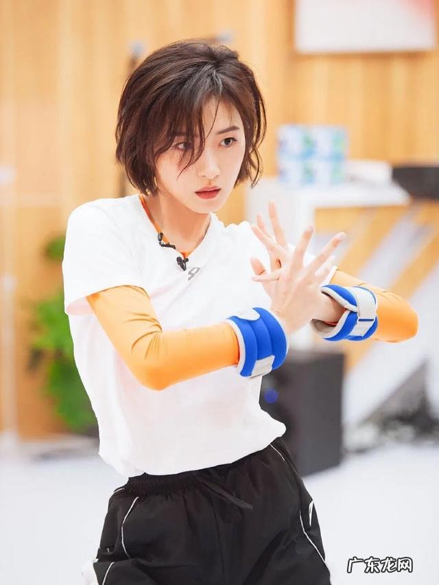 《乘风破浪的姐姐》中,万茜姐姐会c位出道吗?