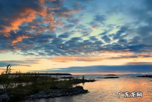 世界上最深和蓄水量最大的湖泊是哪个 世界十大蓄水量高的湖泊