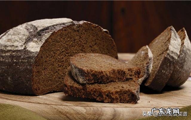 黑麦面粉用什么水和面 白面粉和黑麦粉哪一种吃容易胖?