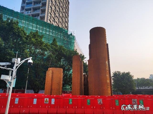 男人抽烟，有时候抽的是孤独吗？你怎么看？