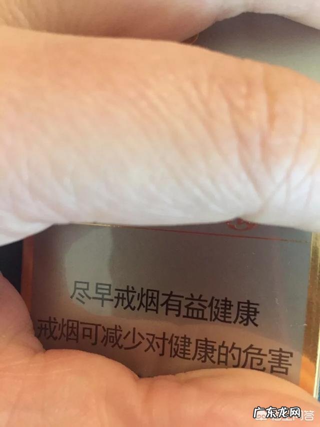 男人抽烟，有时候抽的是孤独吗？你怎么看？