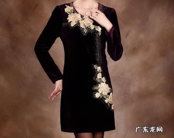 中老年连衣裙秋冬新款连衣裙 中老年连衣裙哪个牌子好?中老年连衣裙品牌排行榜