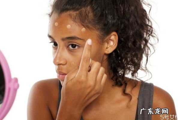 黑皮该如何挑选粉底液 黑皮适合什么粉底液