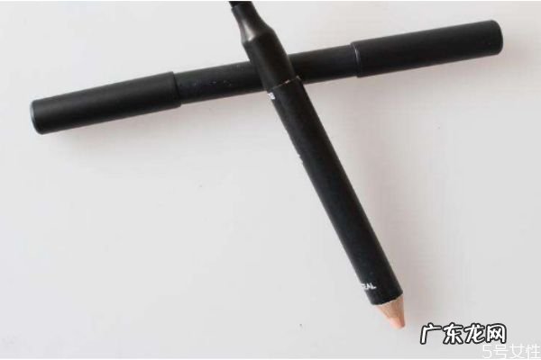 脸上瑕疵多可以用什么遮盖 红肿痘痘怎么遮瑕