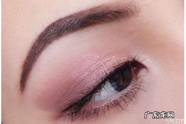 藕粉色眼妆怎么画 怎么画藕粉色眼妆好看