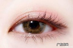 裸妆眼影怎么画好看 裸妆眼影的简单画法