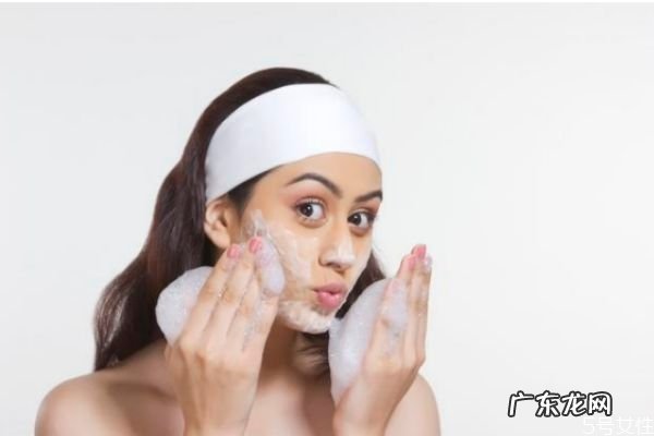 洗脸后脸上起皮怎么办 洗脸后起皮的解决方法