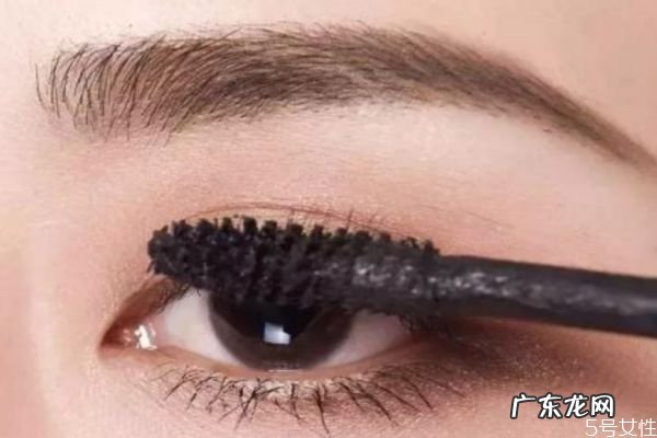 画眼睫毛要注意什么 画眼睫毛的注意