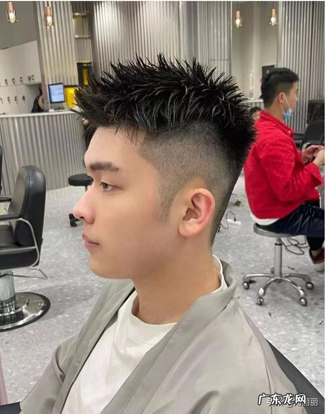 男士国字脸型适合发型 男士在线发型设计与脸型搭配