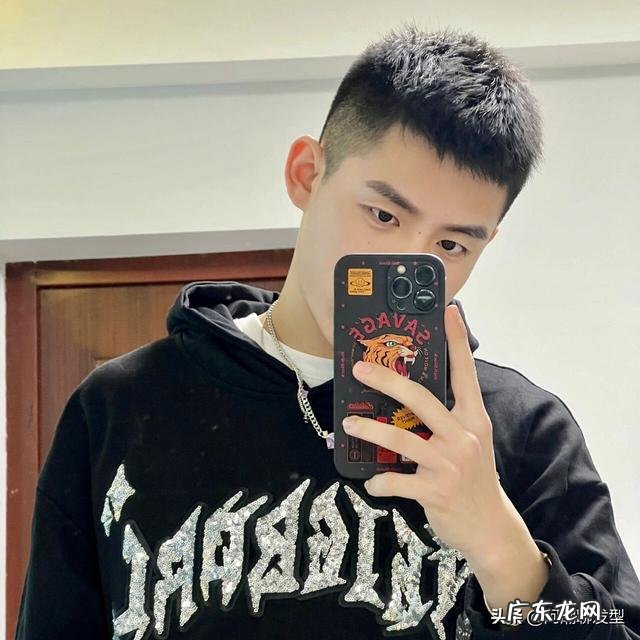 比较好看的发型男生 什么样的发型比较好看一点