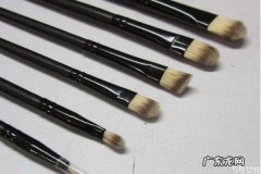 眼影刷买来新的要洗吗 新买的眼影刷怎么清洗