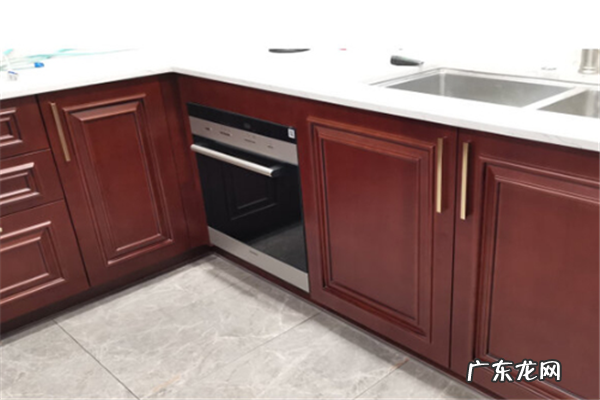 嵌入式和水槽式洗碗机哪个好 嵌入式洗碗机排行榜