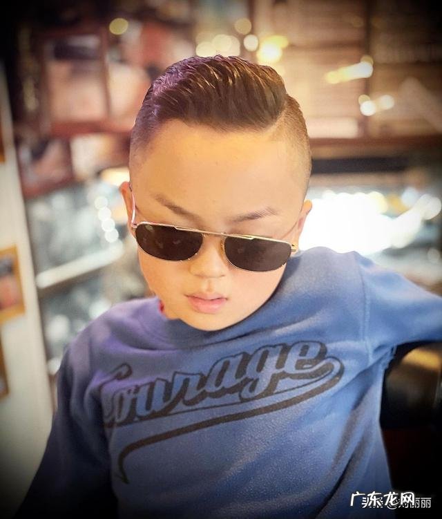 男士刻痕2019个性发型 2019男士超短刀刻发型