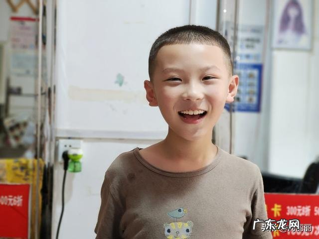 男士刻痕2019个性发型 2019男士超短刀刻发型