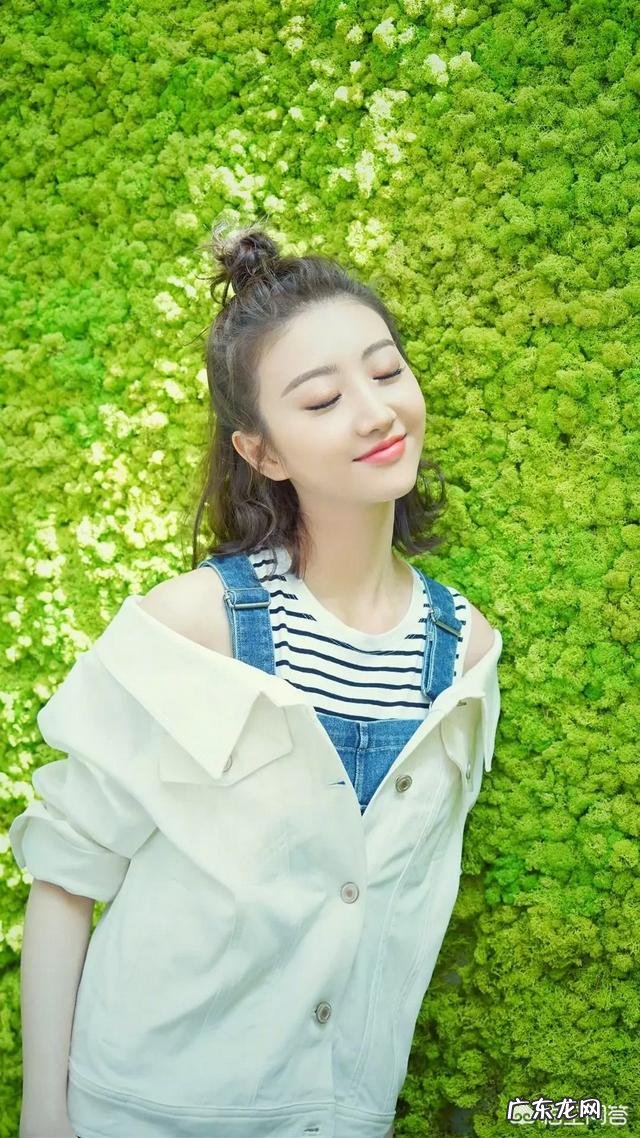 如此难搭的原谅色,在春季却最流行,明星如何搭配?