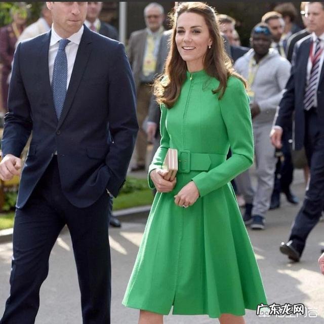 如此难搭的原谅色,在春季却最流行,明星如何搭配?