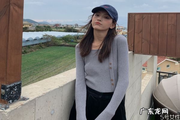 韩版毛衣怎么搭配 韩版宽松毛衣搭配方法
