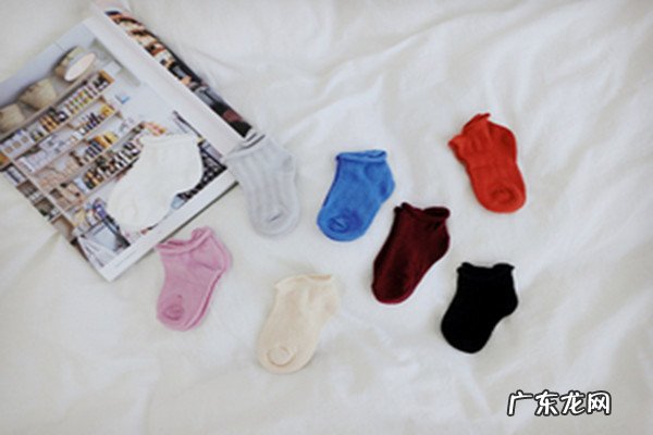 普通袜子和船袜的区别 普通袜子和船袜有什么不一样