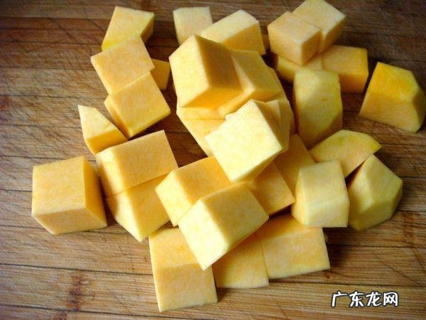 南瓜怎么做着吃好吃 家里南瓜太多了，怎么快速吃完，怎么做好吃