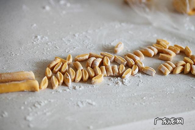 南瓜怎么做着吃好吃 家里南瓜太多了，怎么快速吃完，怎么做好吃