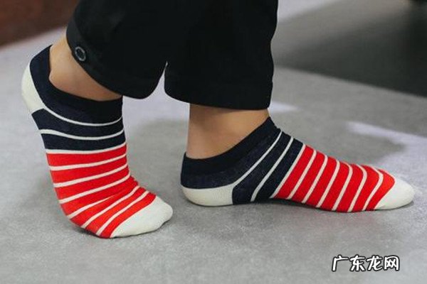 普通袜子怎么变船袜 普通袜子变成船袜的方法