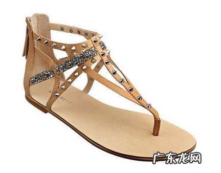 凉鞋味大怎么办 凉鞋味大怎么除