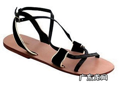 脚黑穿什么颜色的凉鞋 脚黑穿什么颜色的凉鞋好