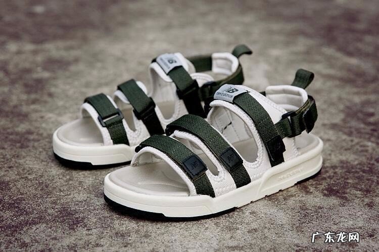 脚黑穿什么颜色的凉鞋 脚黑穿什么颜色的凉鞋好